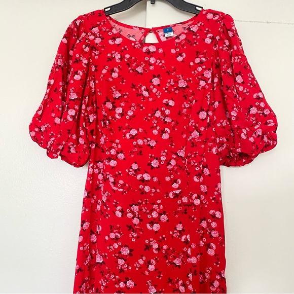 Red Maxi dress. Old navy Summer dress. Size M. Floral. Puff sleeves. - Picture 6 of 16